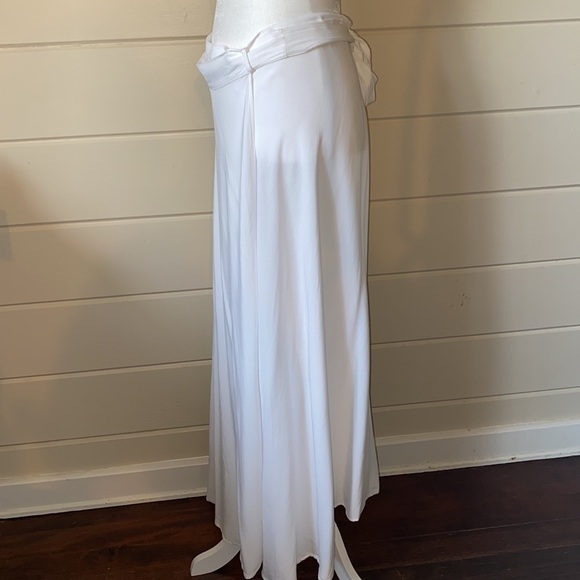 TYSA Wrap Skirt in Off White Size 2/3 - Picture 15 of 17